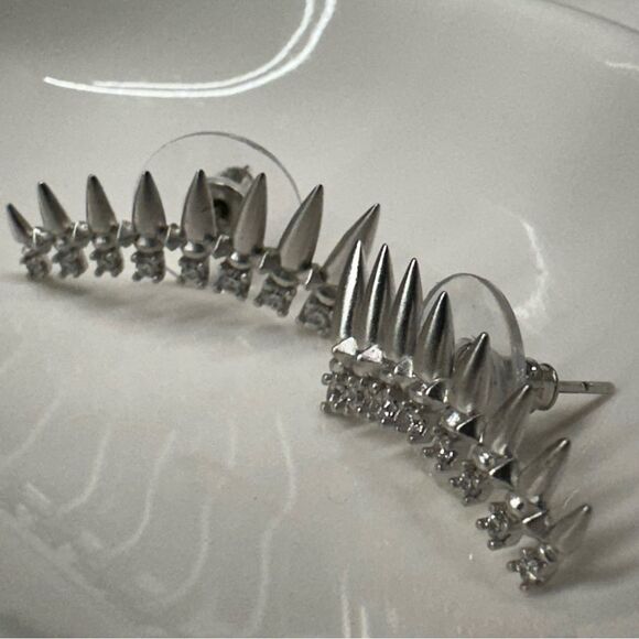 Kendra Scott Laurie Ear Climbers Earrings in Silver - Picture 2 of 6